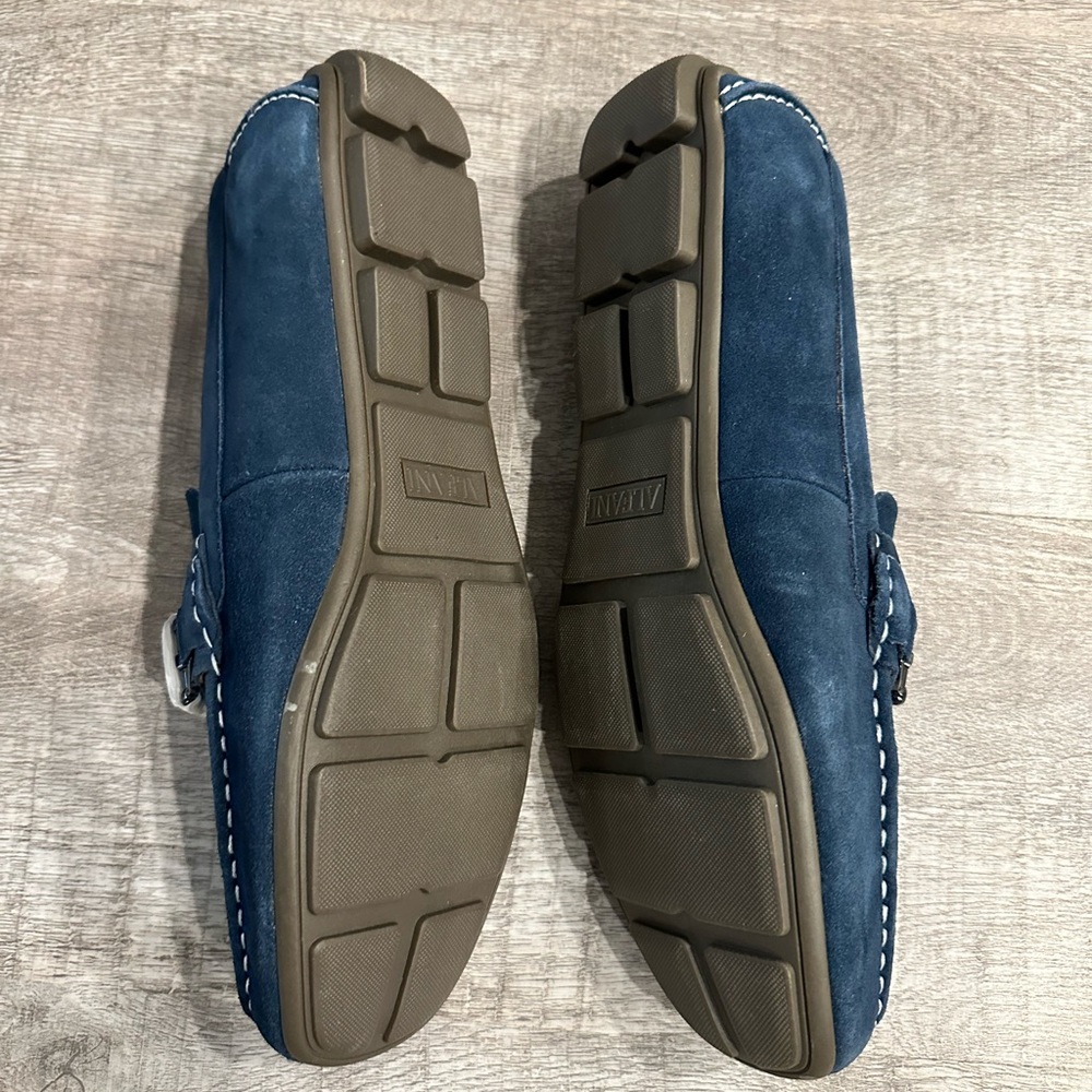 SHOES - Picture 4 of 4